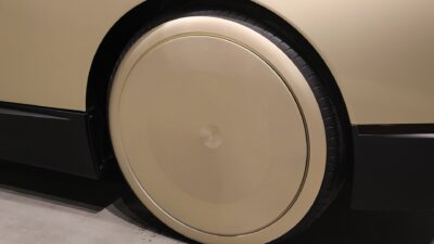 CybercabSTHLM2409 – A Cybercab Starlink antennát kapott, jön a többi Tesla is