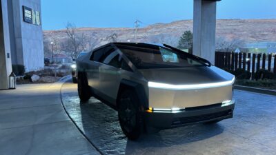 2024 Tesla Cybertruck, Moab 02 – Frissen üdén a felhőből: 2025.8.6