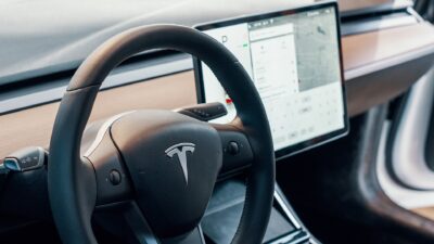 Tesla Motors - Model S Electric Car – HW3-ról HW4-re frissítés: fejlesztő végezte el a Tesla helye