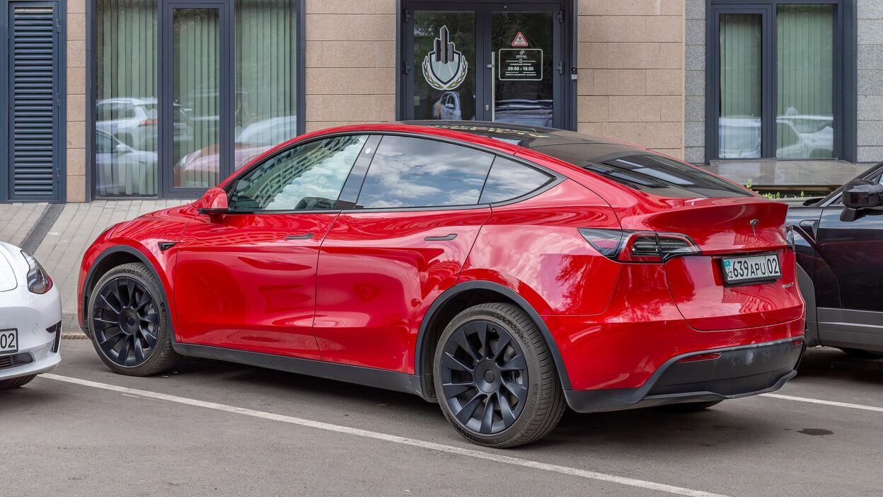 Алматы, Tesla Model Y на Каримова – A Model Y lett Dél-Korea legkelendőbb új autója