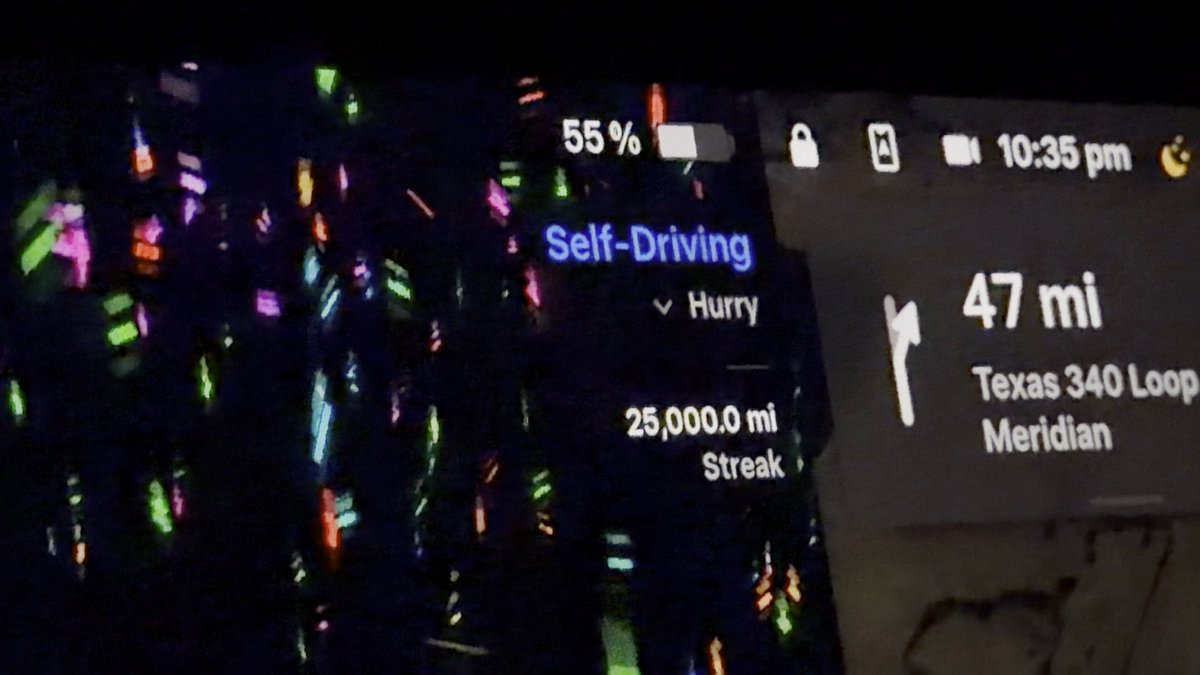 Tesla FSD Supervised szériaszámláló konfettiünnepséggel az alkalmazásban
