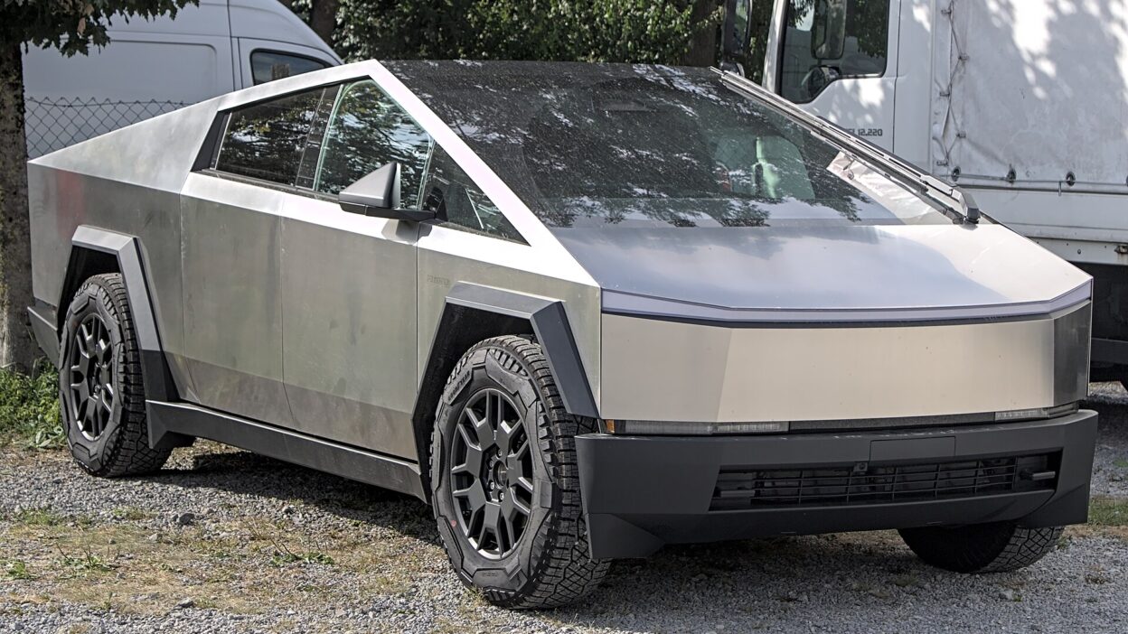 2024 Tesla Cybertruck Foundation Series IMG 0576 – A Tesla vezeti a legamerikaibb gyártású autók listáját