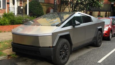 Tesla Cybertruck (2024) – A Tesla Pet Mode kollekciója kilenc új terméket hozott