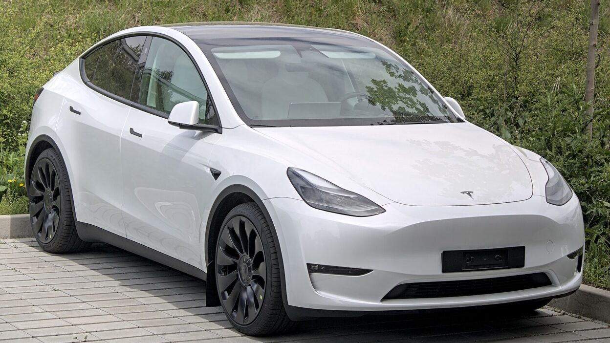 Tesla Model Y IMG 9499 – Tesla rejtett tárolórekeszt vezetett be a Model Y-hoz