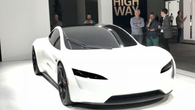 Tesla Roadster, Grand Basel 2018 01 – Hamarosan bemutathatják a SpaceX-hajtóművekkel szerelt Roads