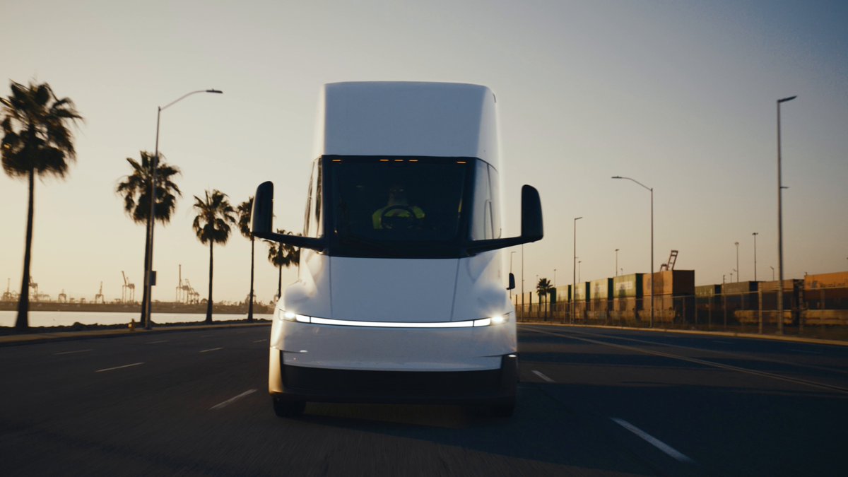 Tesla Semi hatótáv és töltési specifikáció