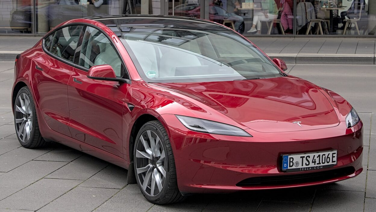 Tesla Model 3 (2023) Autofrühling Ulm IMG 9282 (cropped) – Tesla visszahívás Kínában: csaknem 3 millió autó