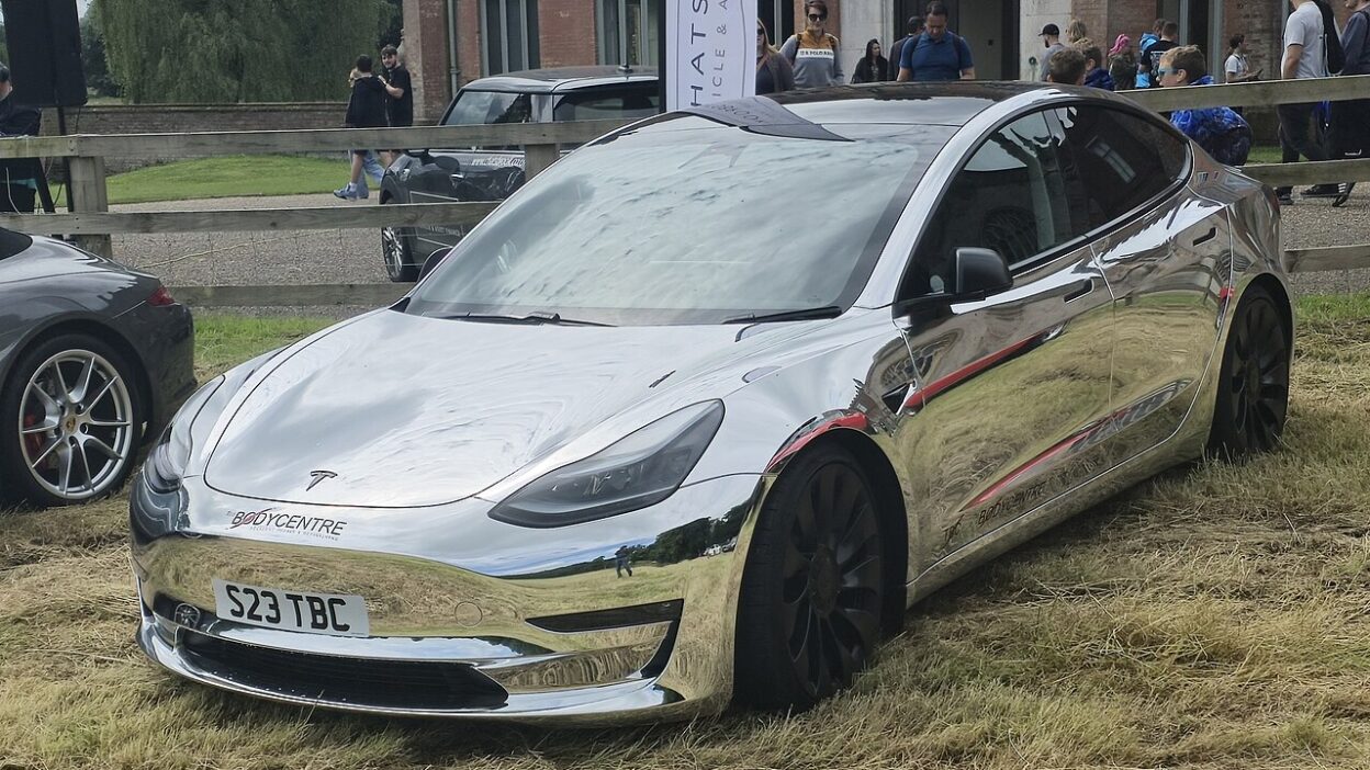 2023 Tesla Model 3 Performance AWD – Ausztráliában is elindult az FSD v14 Lite a HW3-as