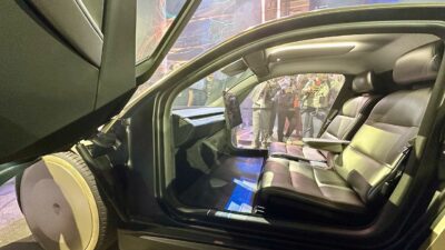 Inside the Tesla Cybercab – Cybercab: a Tesla utasoktól kér kényelmi funkció javaslatoka