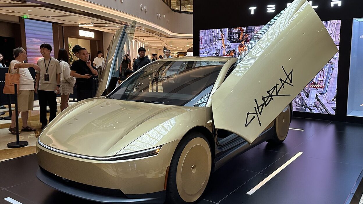 Tesla Cybercab 001 – Elkészült az első Cybercab a Tesla saját katódanyagából
