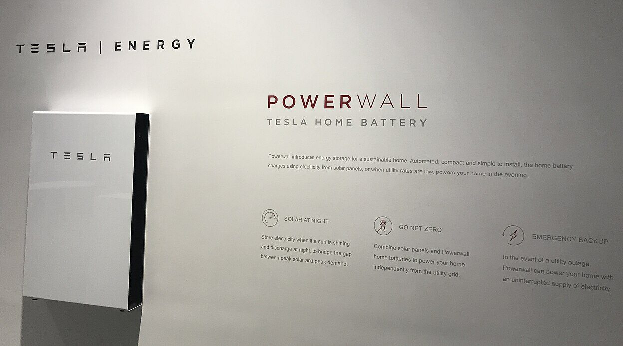 Batterie Powerwall de Tesla – FSD frissítés: ezt tartalmazza a Tesla 2026.27.11