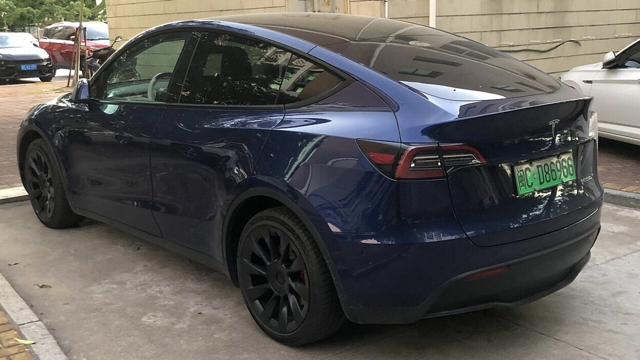 Tesla Model Y Shishi 02 2022-09-04 – Grok Bot a Teslákban: hanggal intézhető online feladatok