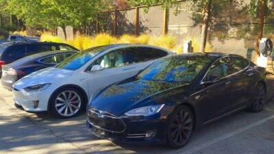 Tesla Model S&X at Bernardus in Carmel Valley – Grok Bot pénzügyi integráció: Musk garanciát vállal a hibáké