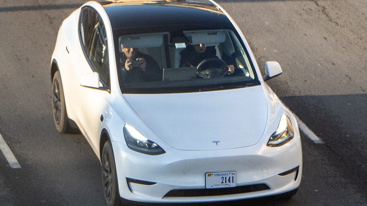 Tesla Model Y Washington DC Metro Area, USA (9) – Grok Bot a Teslákban: hanggal intézhető levelek és rendelése