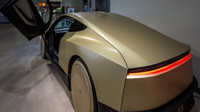 2024 Tesla Cybercab Prototype – Hét Tesla Cybercab került a texasi robotaxi nyilvá