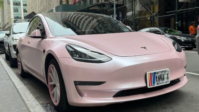 Tesla Model 3 with custom wheels - 01 – 402 000 km után is eredeti akkumulátoros a Model 3 Long Rang