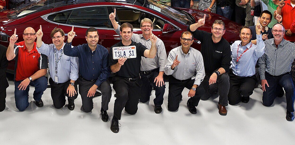 2012-06-01-tesla-headquarters-group-photo-executives