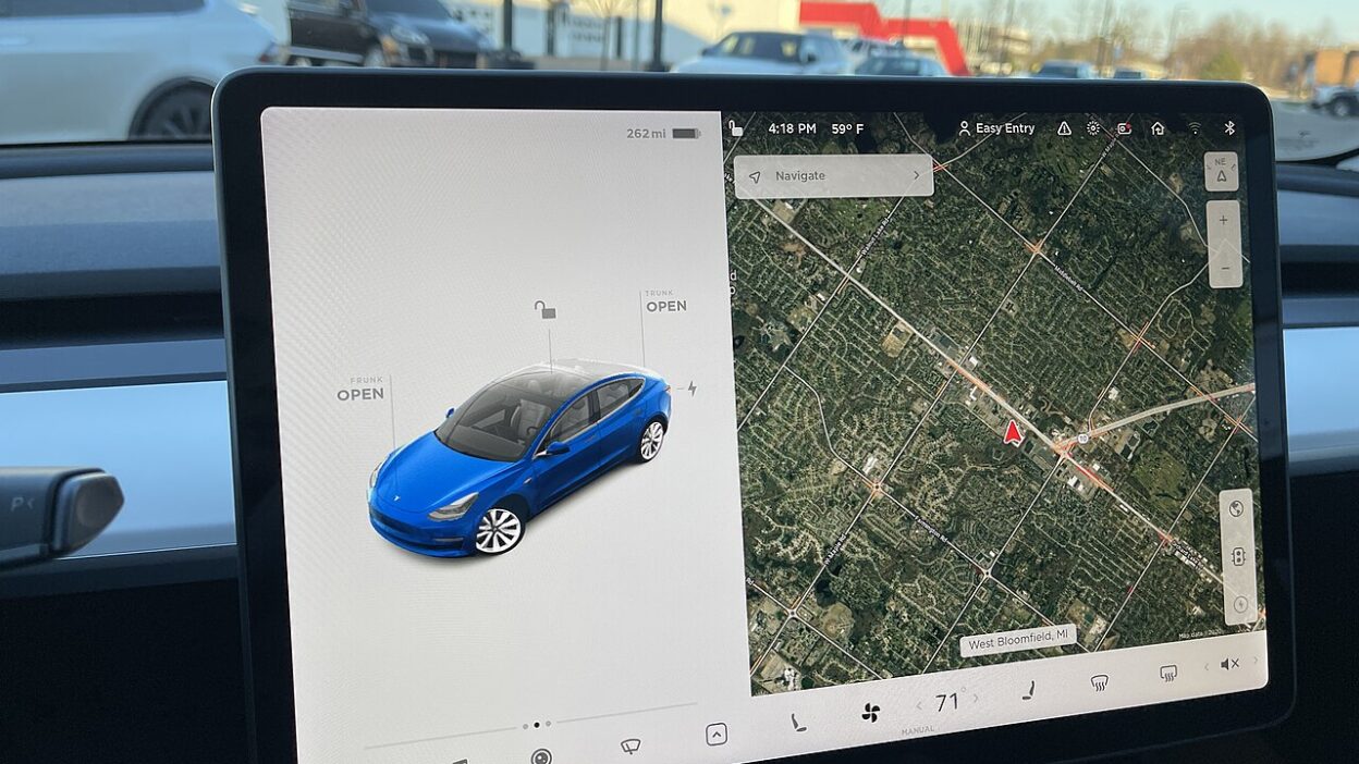 Tesla Model 3 Screen Dec 2020