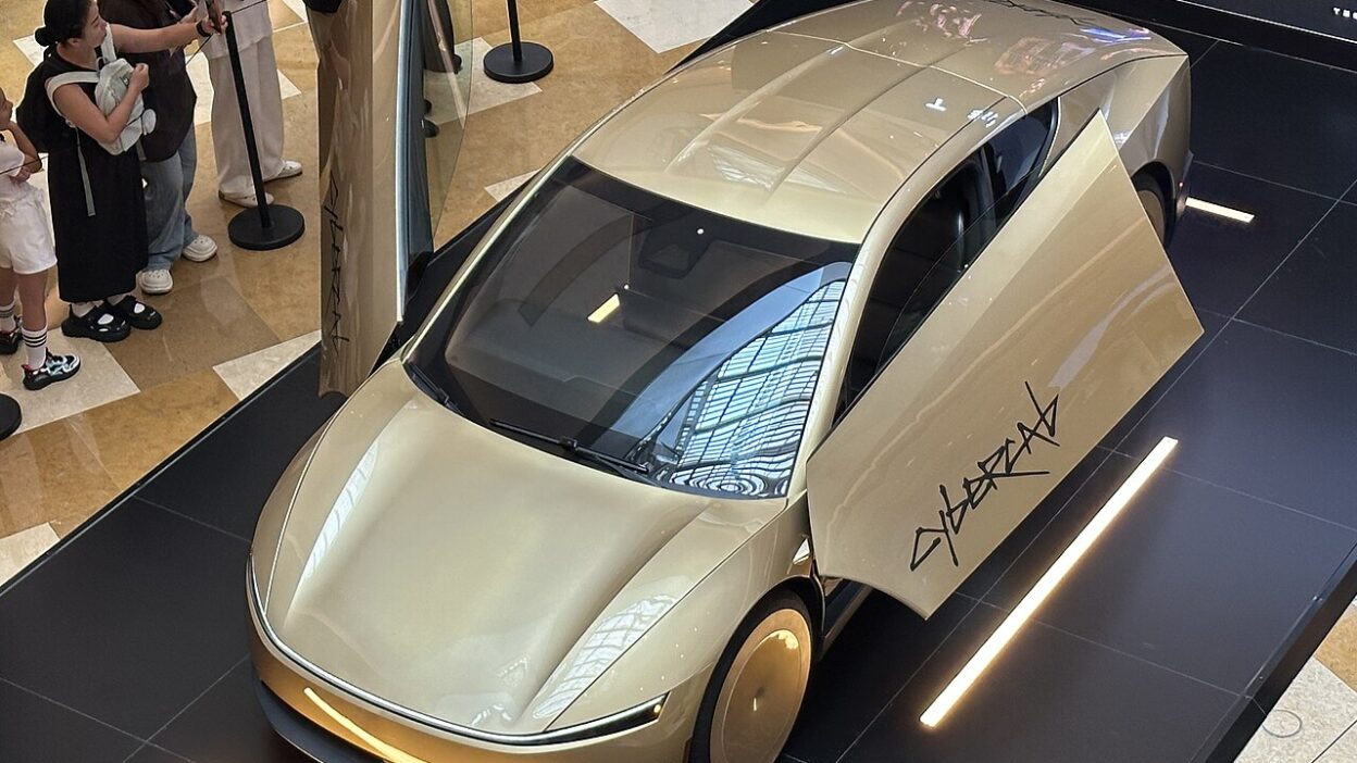 Tesla Cybercab 003 – Tesla: megduplázódott az Austinban futó Cybercab flottája