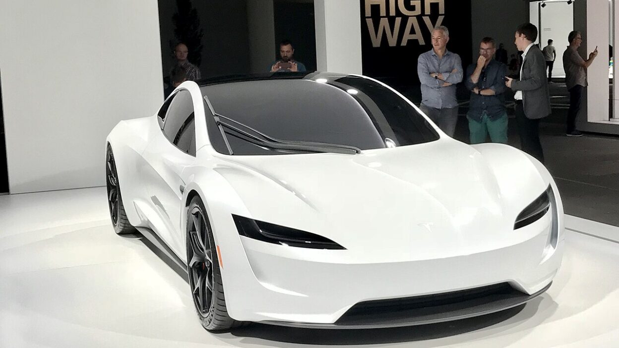 Tesla Roadster, Grand Basel 2018 02 – Tesla Roadster: aktív aerodinamikai szárnyat mutat be a cég