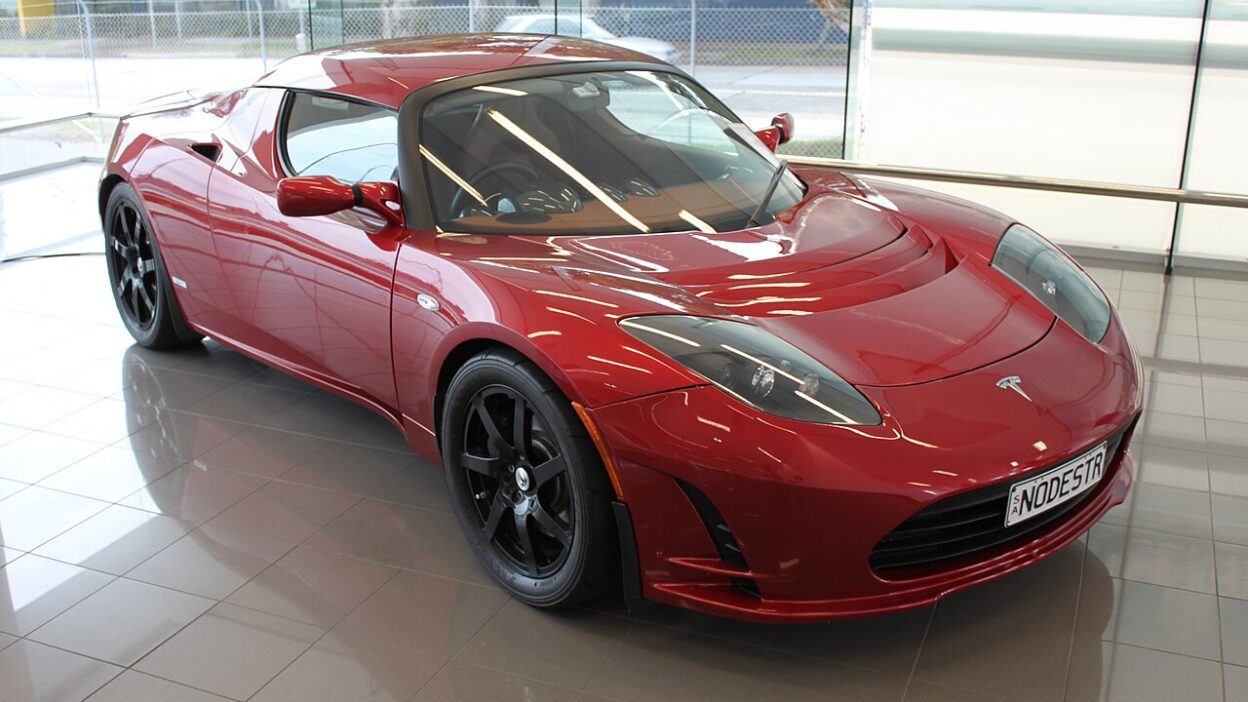 2011-2012 Tesla Roadster convertible (24365020656) – Tesla Roadster: október 1-jén tartják a texasi bemutatót