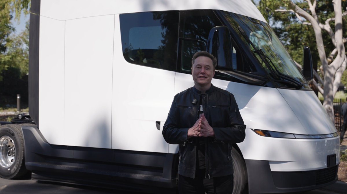 Tesla Semi: évi 50 000 kamionra méretezték az új gyárat