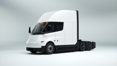 Tesla Semi gyár: márkás kamionok a megnyitó előtt