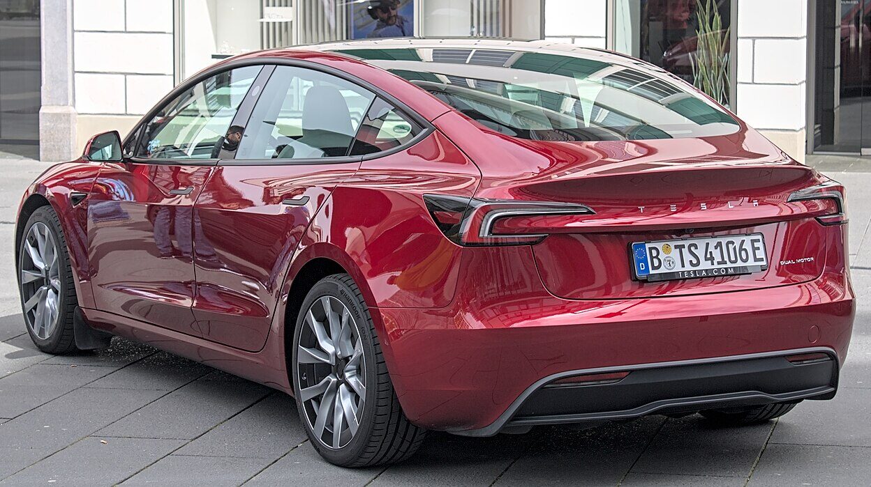 Tesla Model 3 (2023) Autofrühling Ulm IMG 9324 (cropped) – Több streamingszolgáltatót kaphat a Tesla Theater