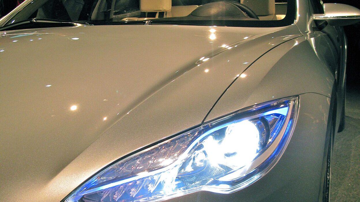Building the Tesla (3654444214) – Tesla új önkéntes részvényesi szavazási rendszert indíthat