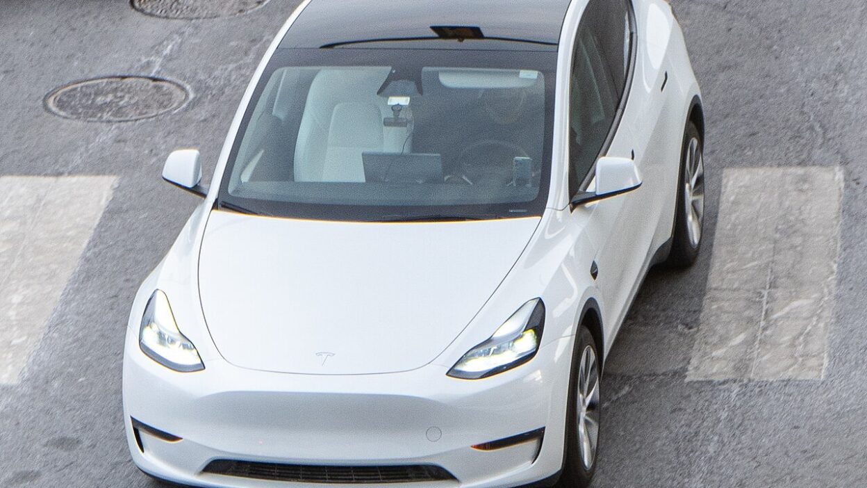 Tesla Model Y Washington DC Metro Area, USA (7) – United Airlines: NFL-mérkőzések a Starlink-es repülőgépeken