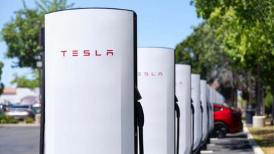 Tesla Supercharger töltőállomások, ingyenes Supercharger Hurricane Isaias után Floridában