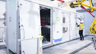 Megapack gyártósor a texasi Megafactory üzemben, a Tesla Q3 2026 jelentésének fotóján.