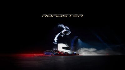 Az új Tesla Roadster a bemutatón