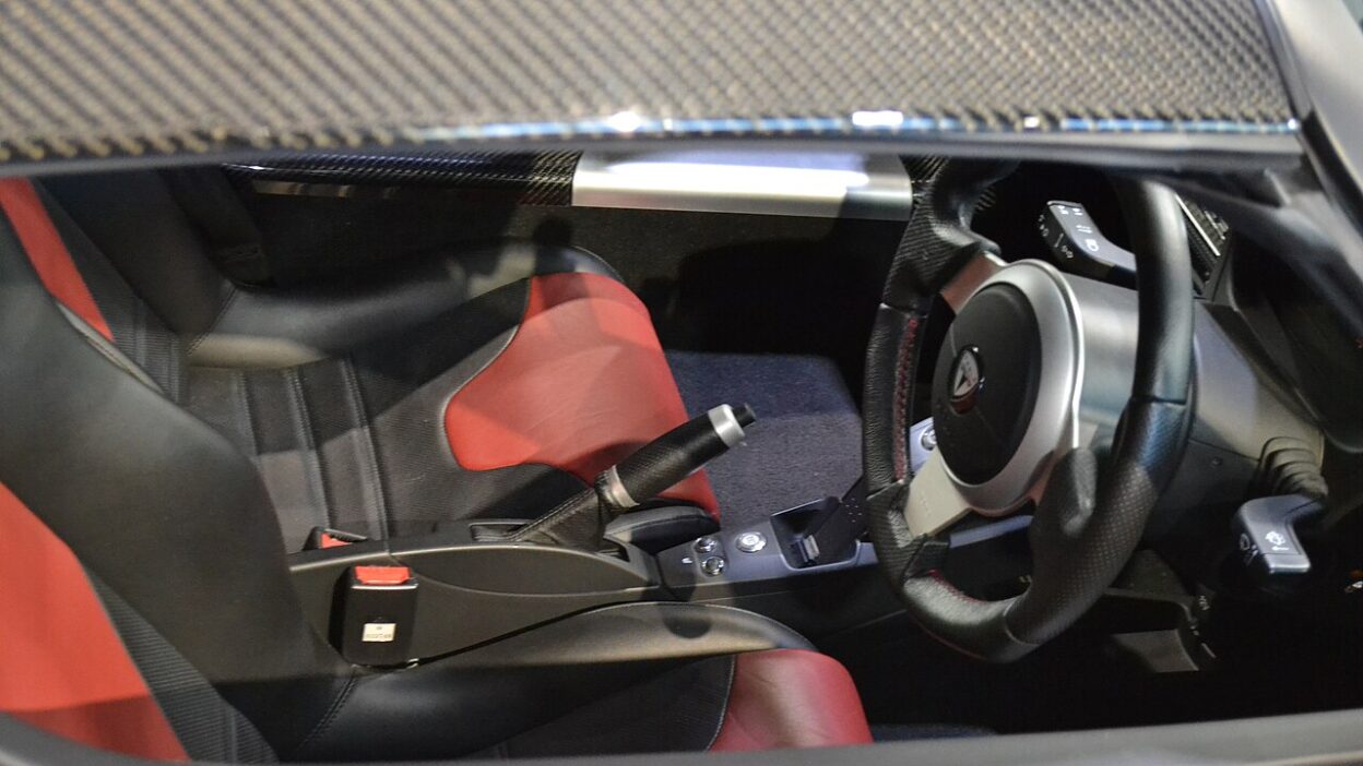 Tesla Roadster 2.5 Sport (22022010371) – Tesla SpaceX fúzió: mit árult el róla a Roadster-bemutató?